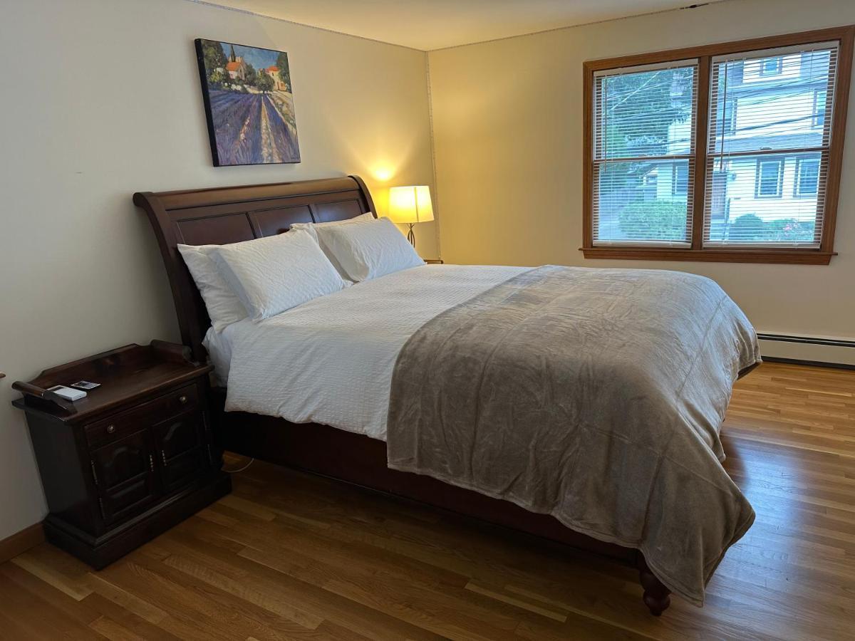 Room In Single Family House - Suburban Neighborhood In Boston Zimmer foto